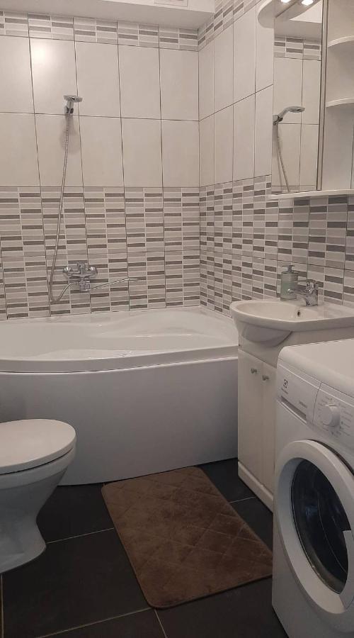 Апартаменти Jaukus Apartamentai Шяуляй Екстер'єр фото